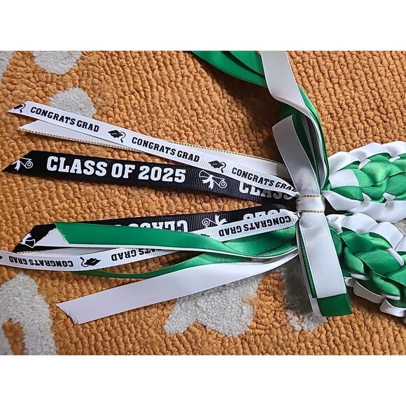 Green & White TRIM Graduation Lei Ribbon Lei with 4 Ribbons Ready2Ship - Picture 3 of 7